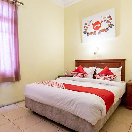 Oyo 1030 Hotel Bumi Asih Medan Eksteriør billede