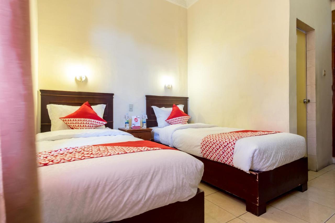 Oyo 1030 Hotel Bumi Asih Medan Eksteriør billede