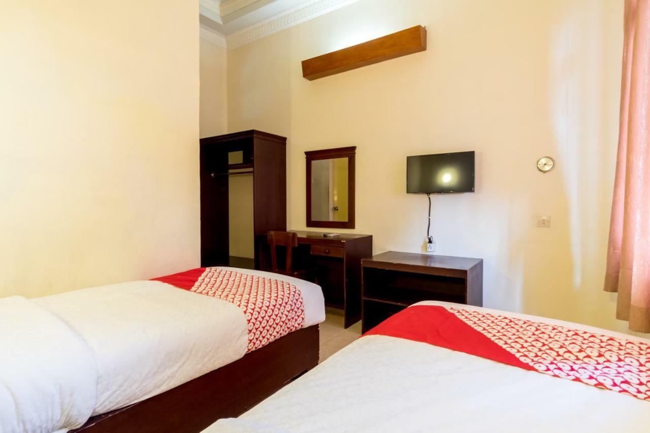 Oyo 1030 Hotel Bumi Asih Medan Eksteriør billede