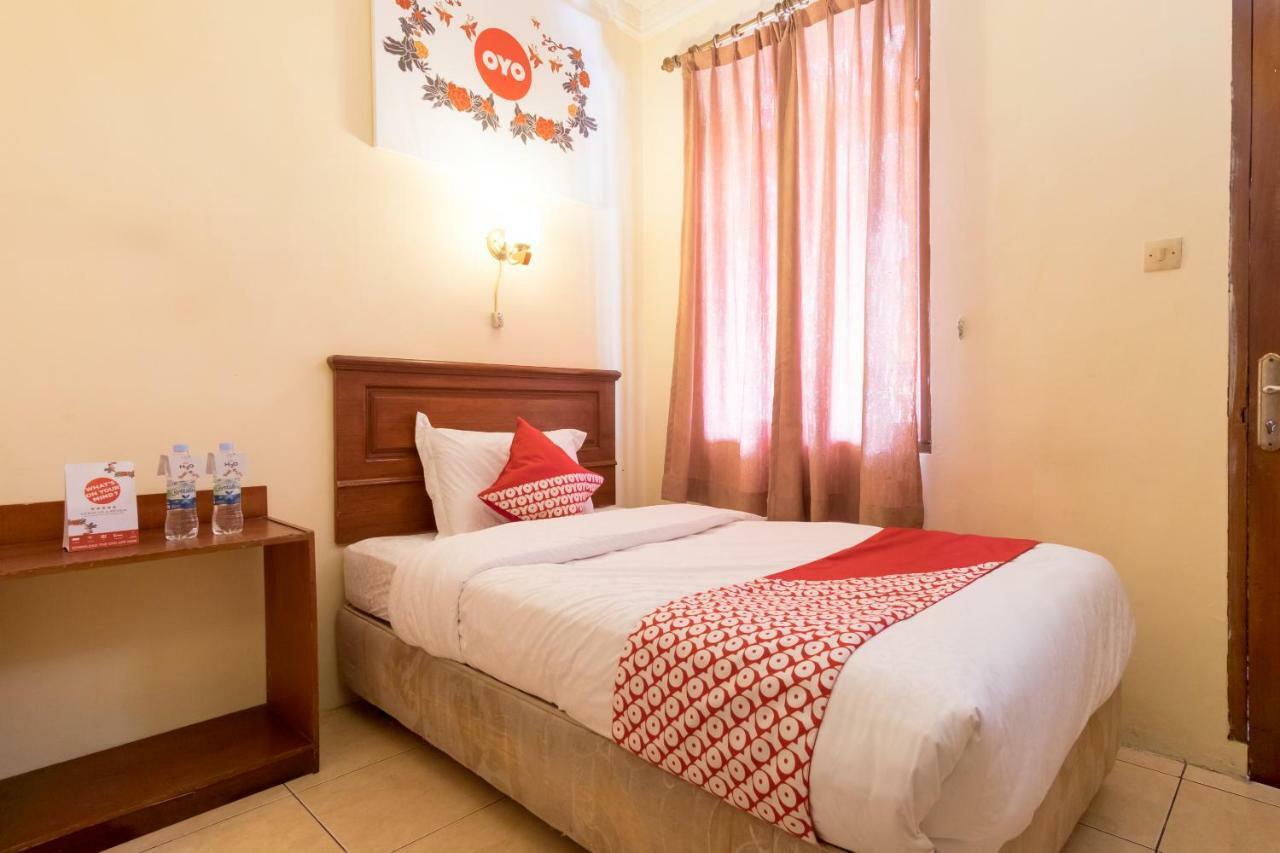 Oyo 1030 Hotel Bumi Asih Medan Eksteriør billede
