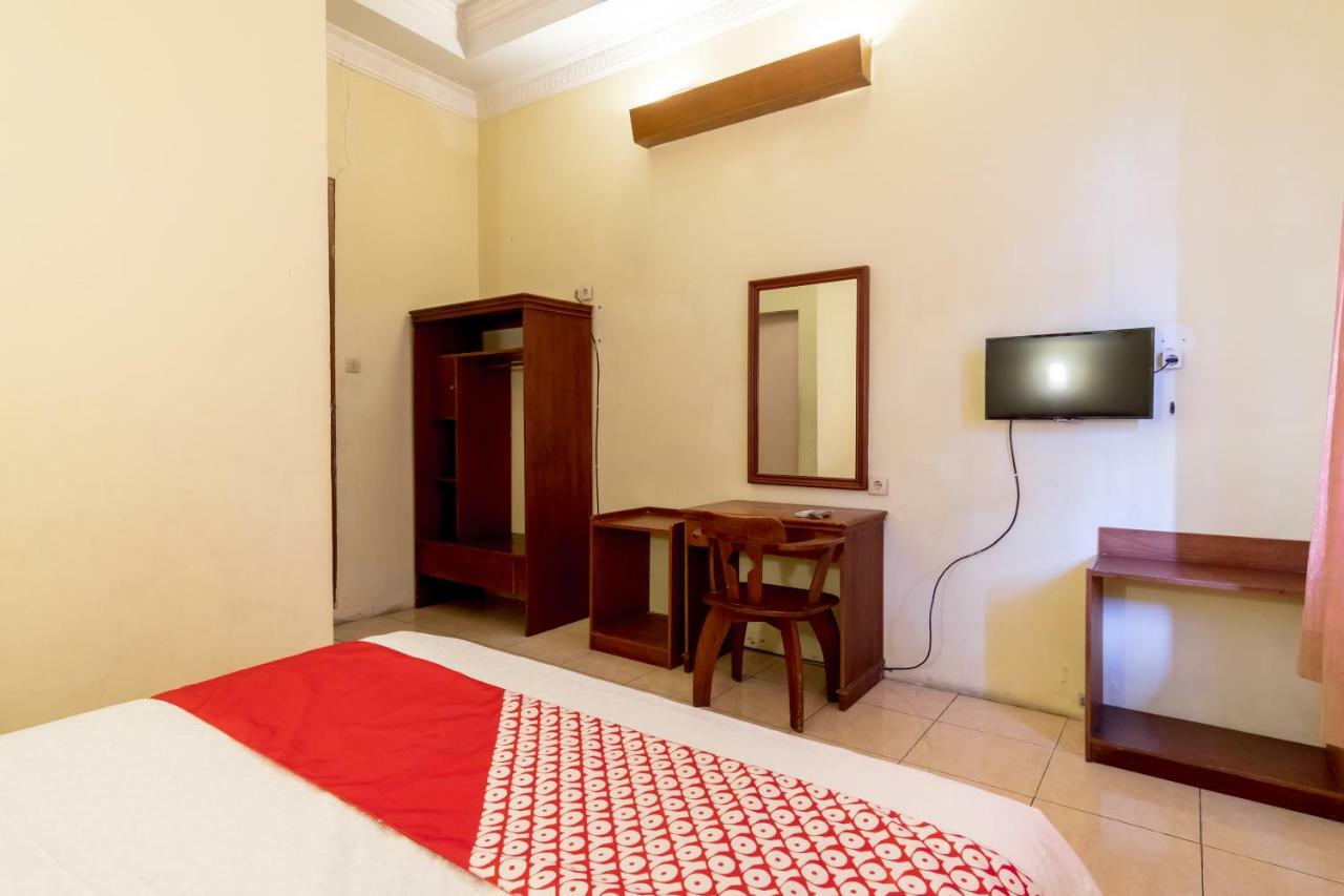 Oyo 1030 Hotel Bumi Asih Medan Eksteriør billede