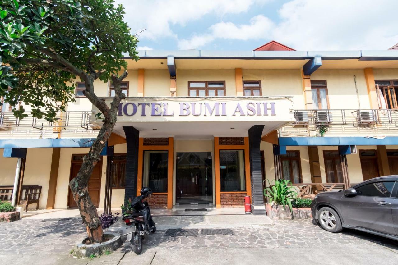 Oyo 1030 Hotel Bumi Asih Medan Eksteriør billede