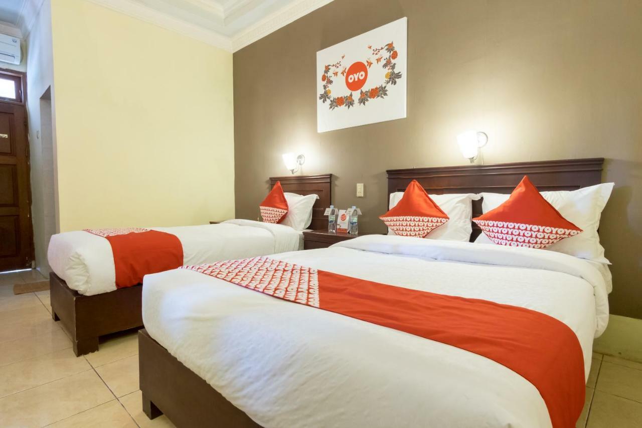 Oyo 1030 Hotel Bumi Asih Medan Eksteriør billede